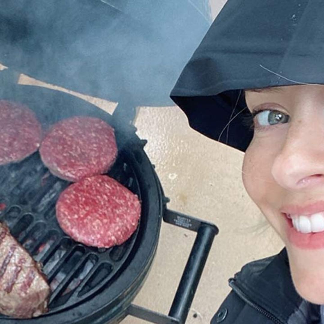 Holly Willoughby enjoys a 'classic British BBQ' – in the rain!