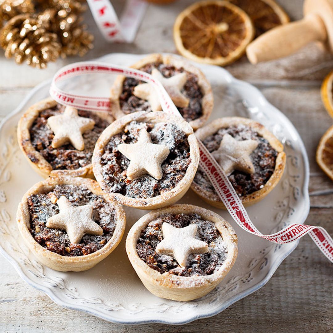 This easy mince pie recipe has the most decadent twist