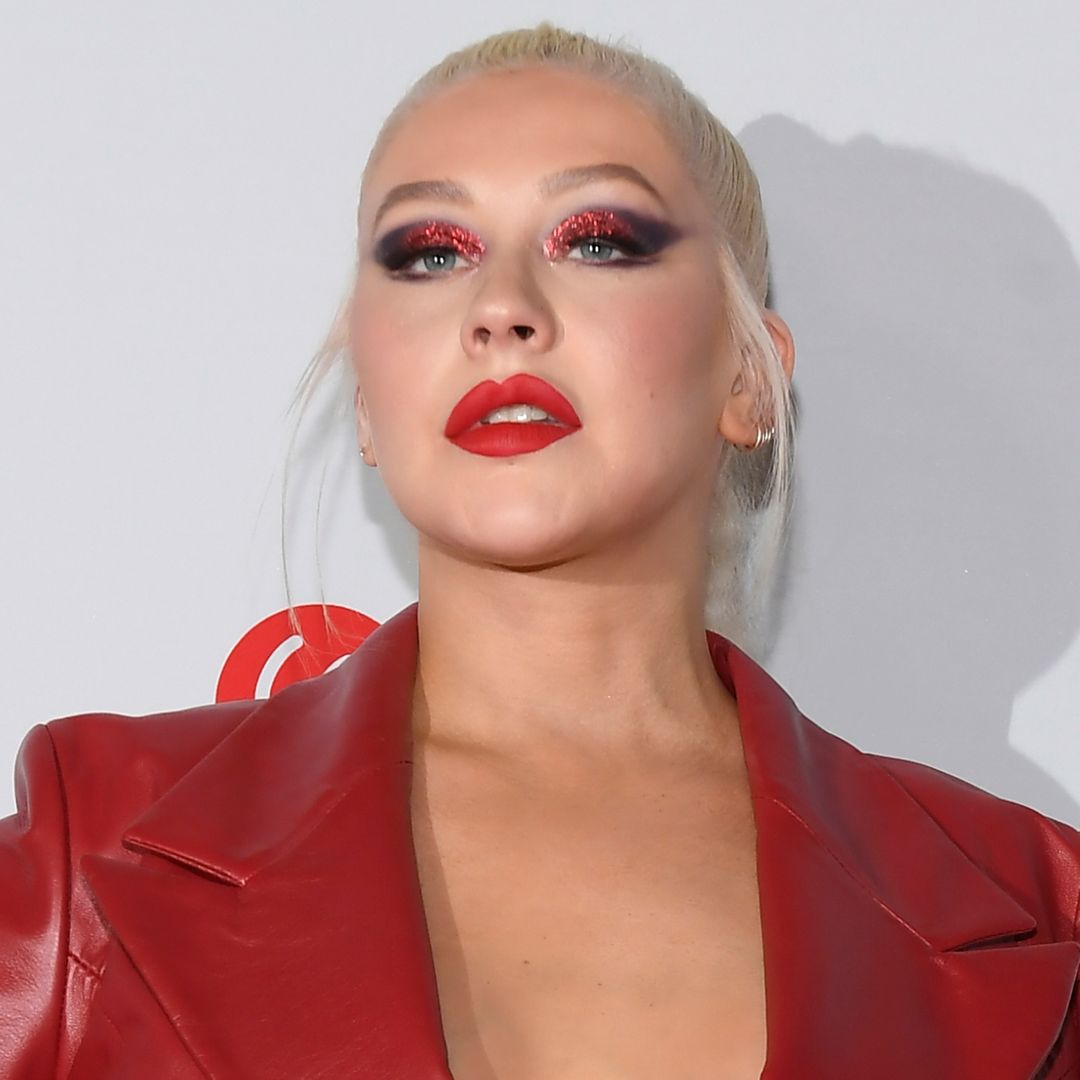 CHRISTINA AGUILERA TO STAR IN NEW VERSACE CAMPAIGN