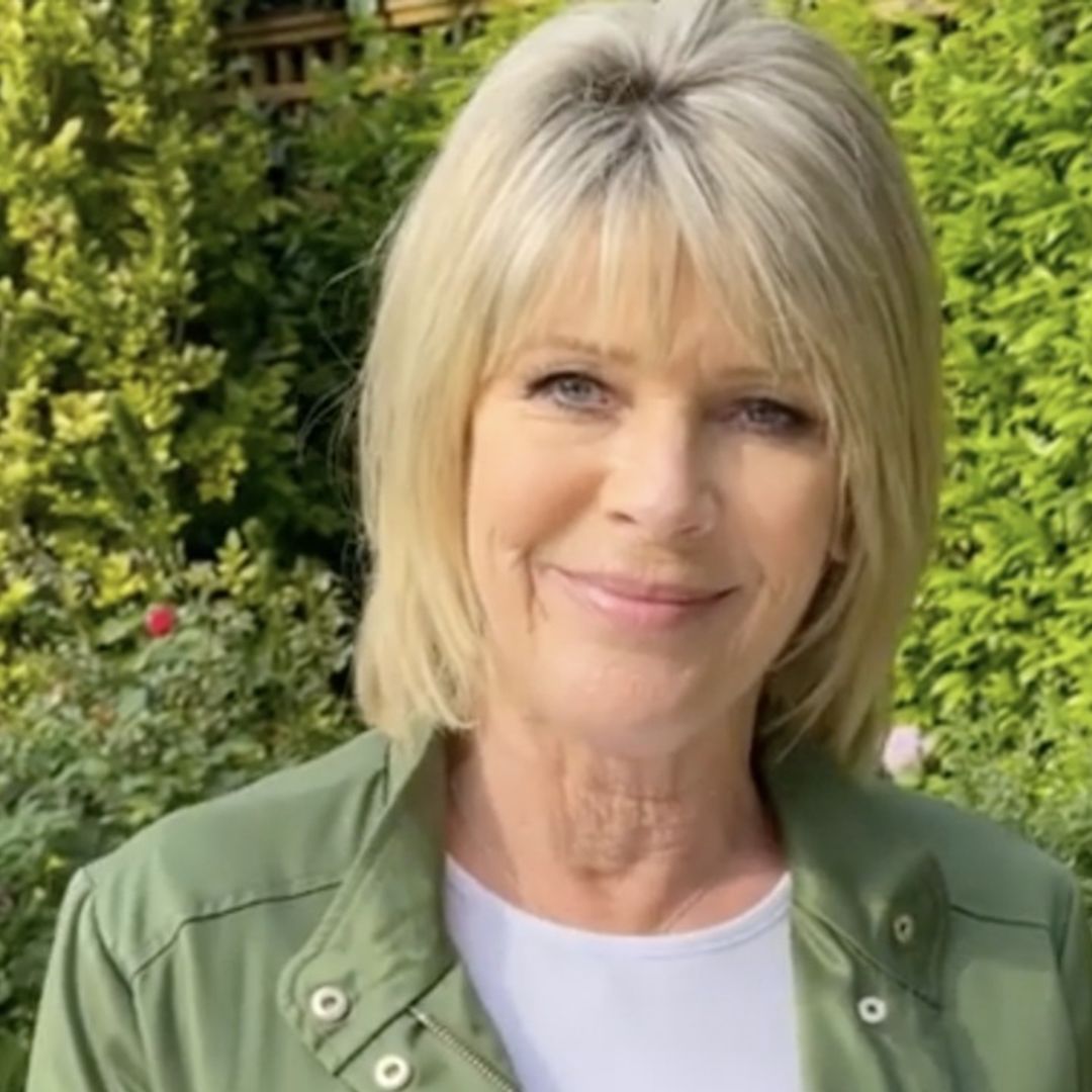 Ruth Langsford stuns fans in her figure-flattering, high-waisted jeans