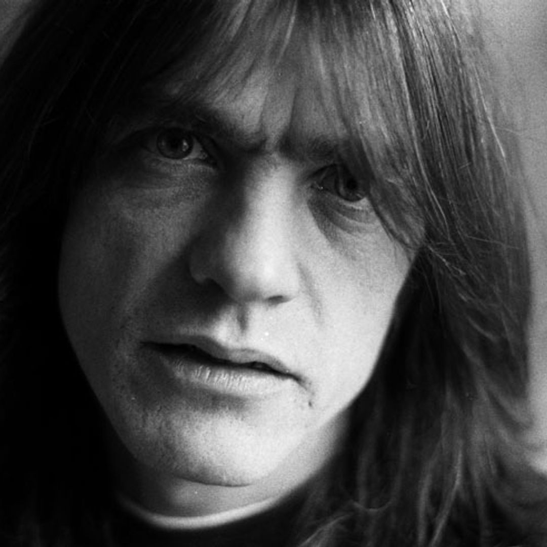 Malcolm Young, co-founder of AC/DC, dies at the age of 64