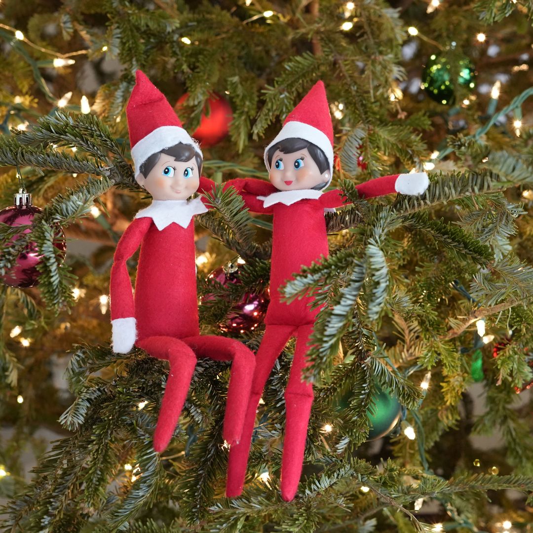 Very easy Elf on the Shelf ideas that need little to no preparation