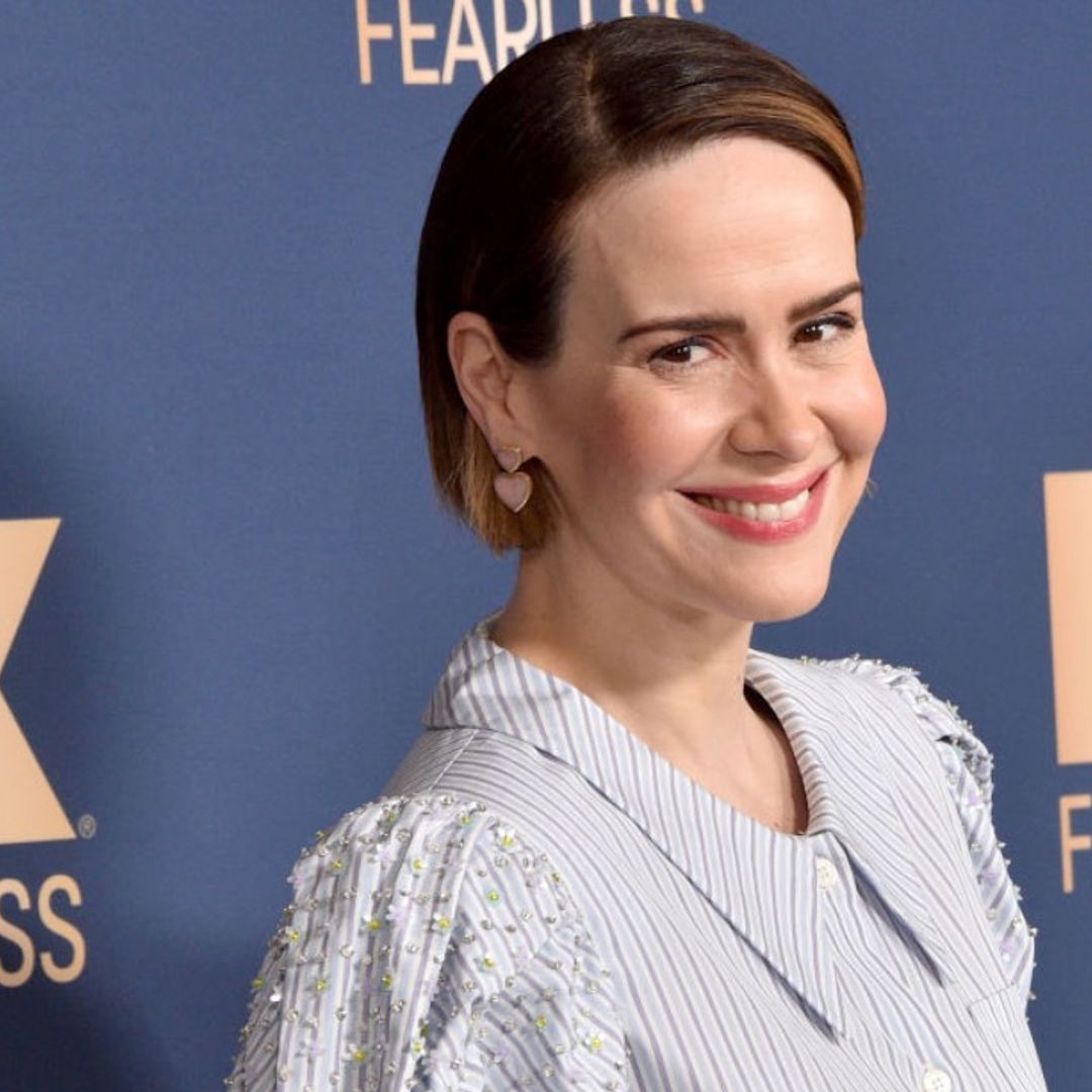 Sarah Paulson's hair mistaken for a wig in hilarious video