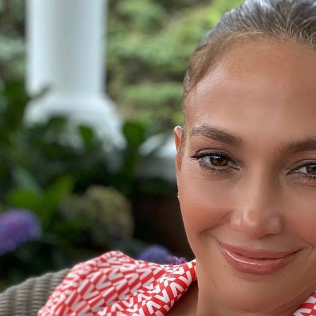 Jennifer Lopez's daughter Emme is her double in sweet new photo