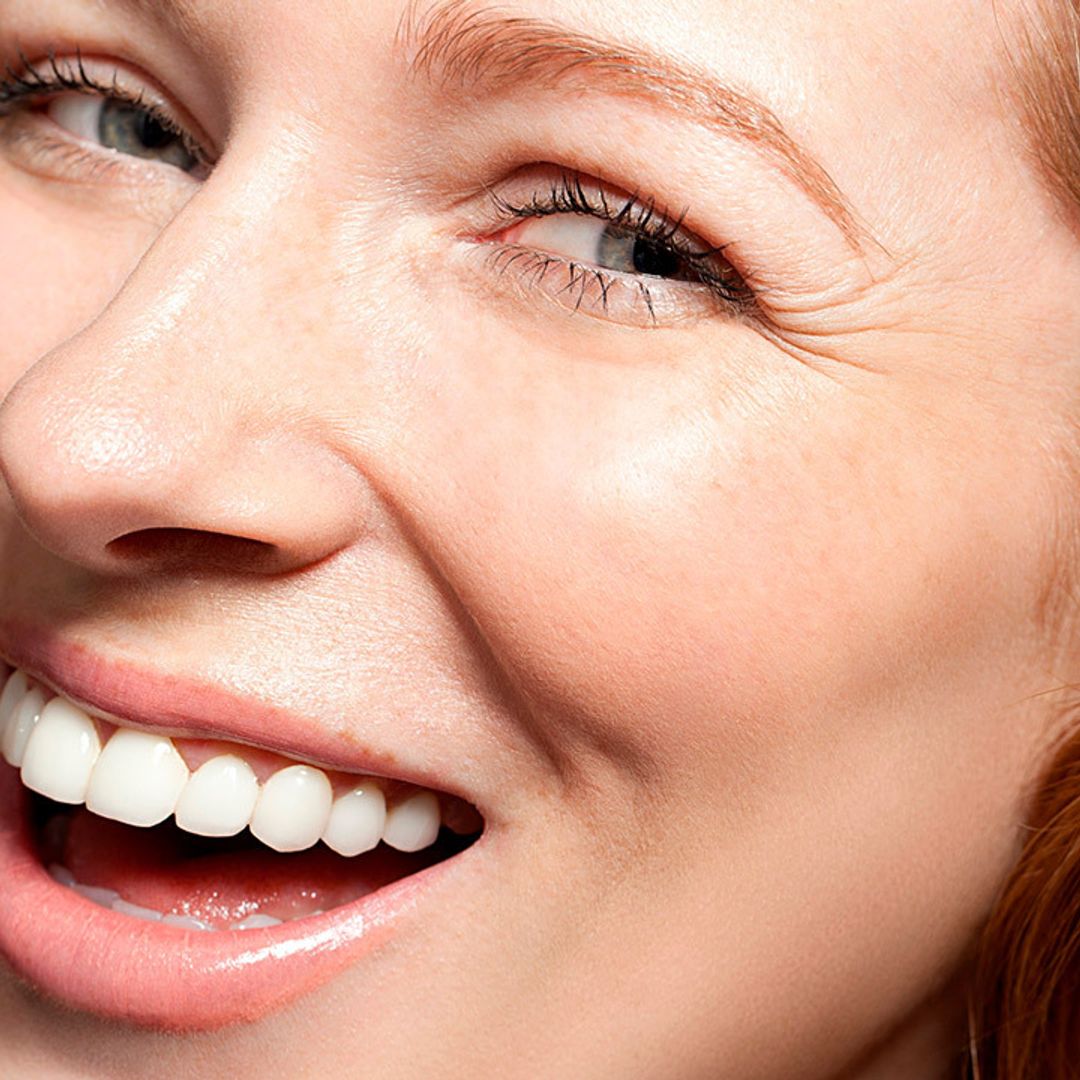 This Dragons' Den-approved teeth whitening kit promises an A-list smile