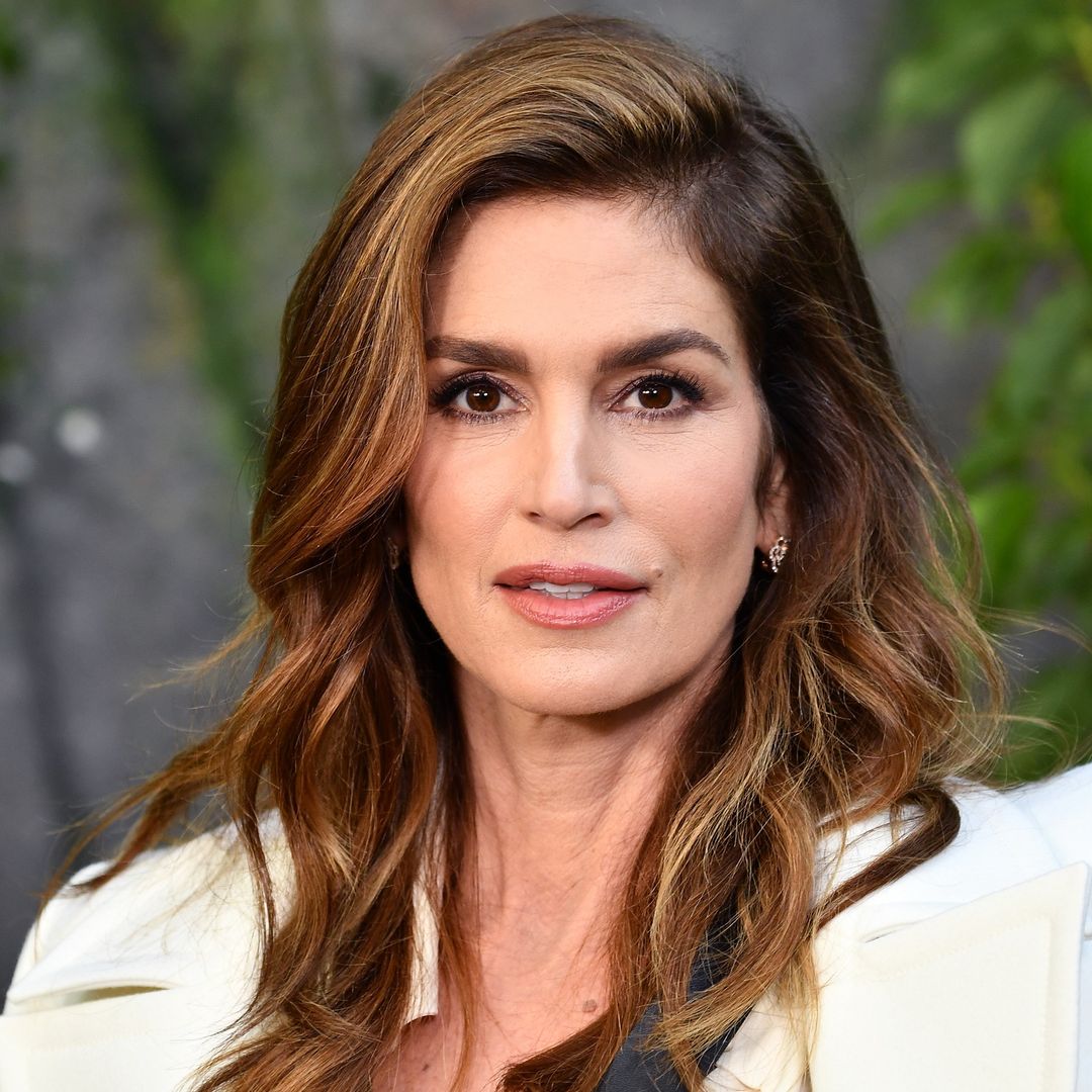 Cindy Crawford, 58, is a bikini bombshell in two-piece during Mexican vacation