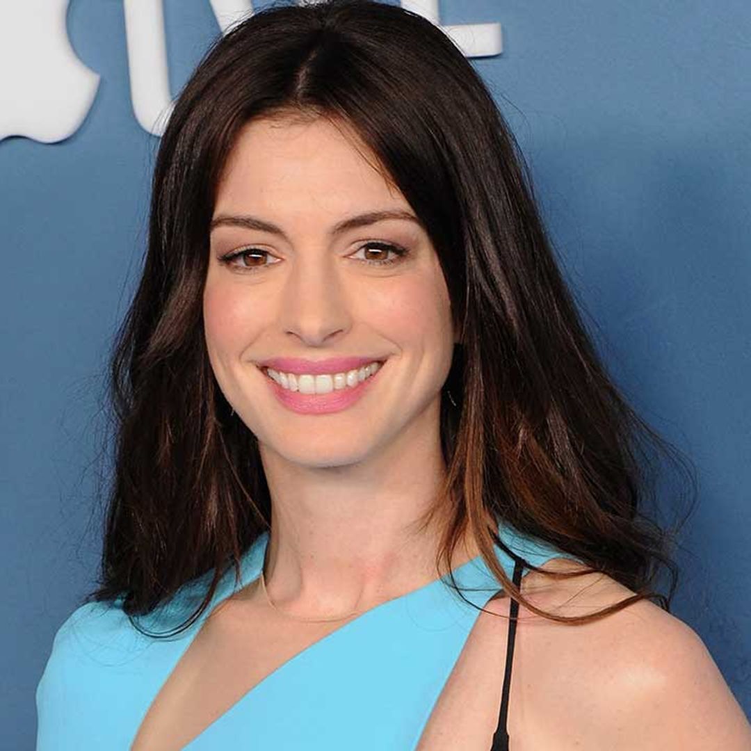 Anne Hathaway wows in stunning dress with very revealing detail