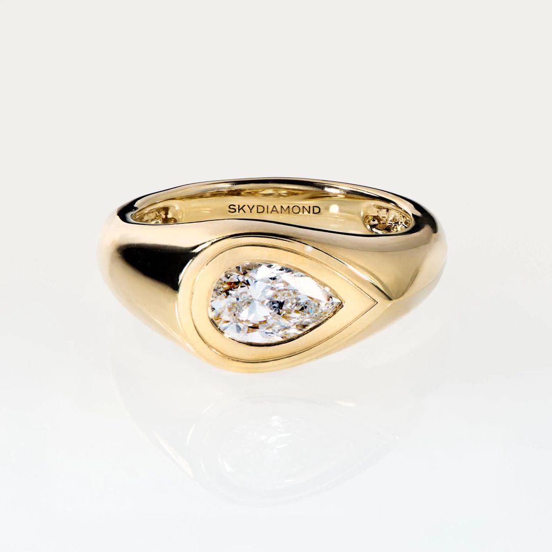 Pear 0.71 Sky Signet Ring in 18ct Yellow Gold