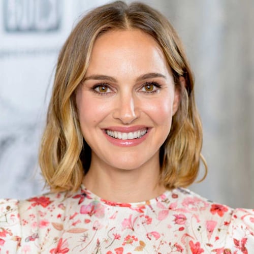 Natalie Portman surrounded by fellow celebs during first appearance ...