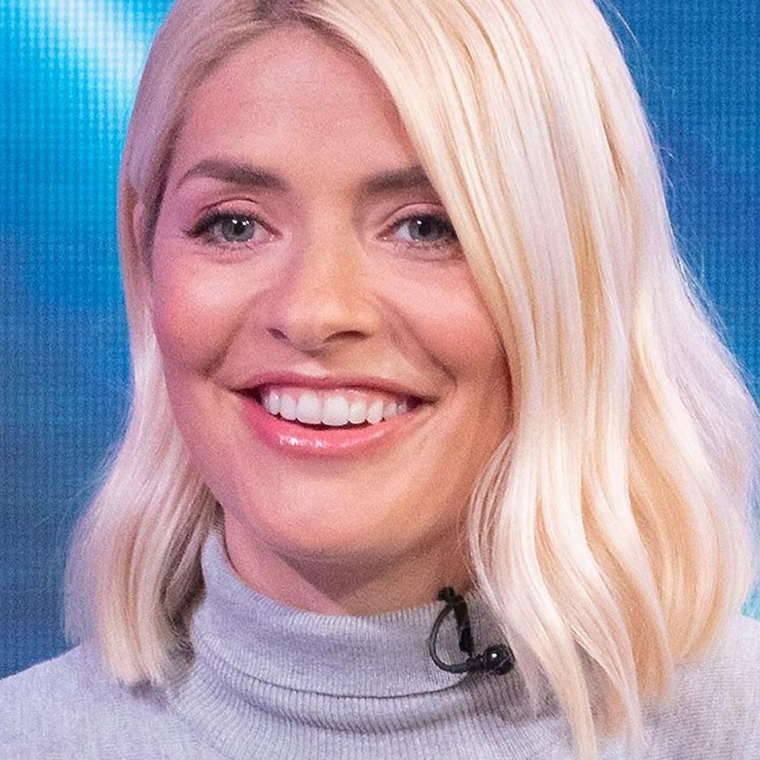 Holly Willoughby poses in new photoshoot wearing super cool jeans - and we really want a pair