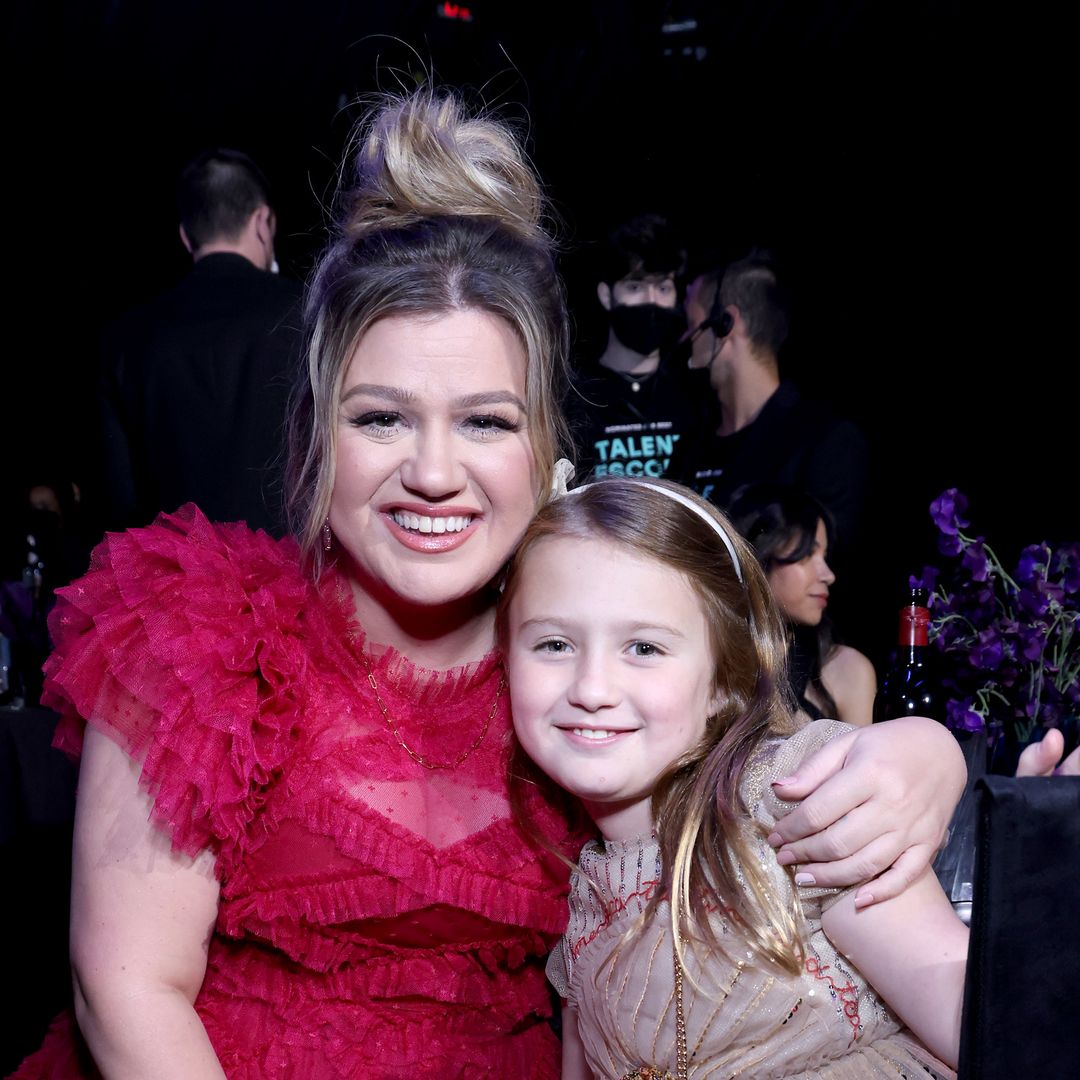 Kelly Clarkson tears up as she discusses her daughter River getting bullied for her dyslexia