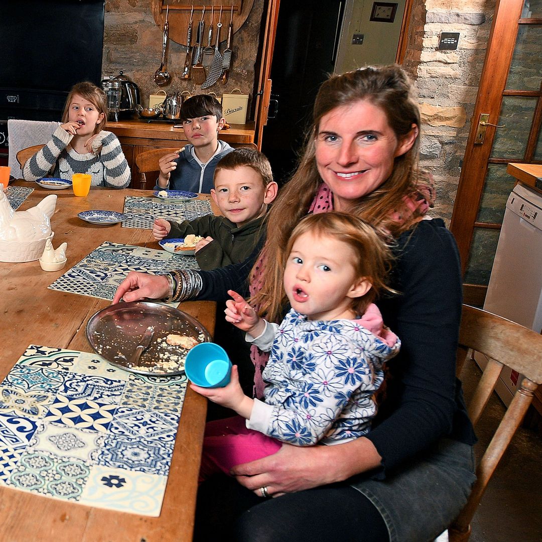 Yorkshire Shepherdess Amanda Owen's rare photo of grown-up daughter ...