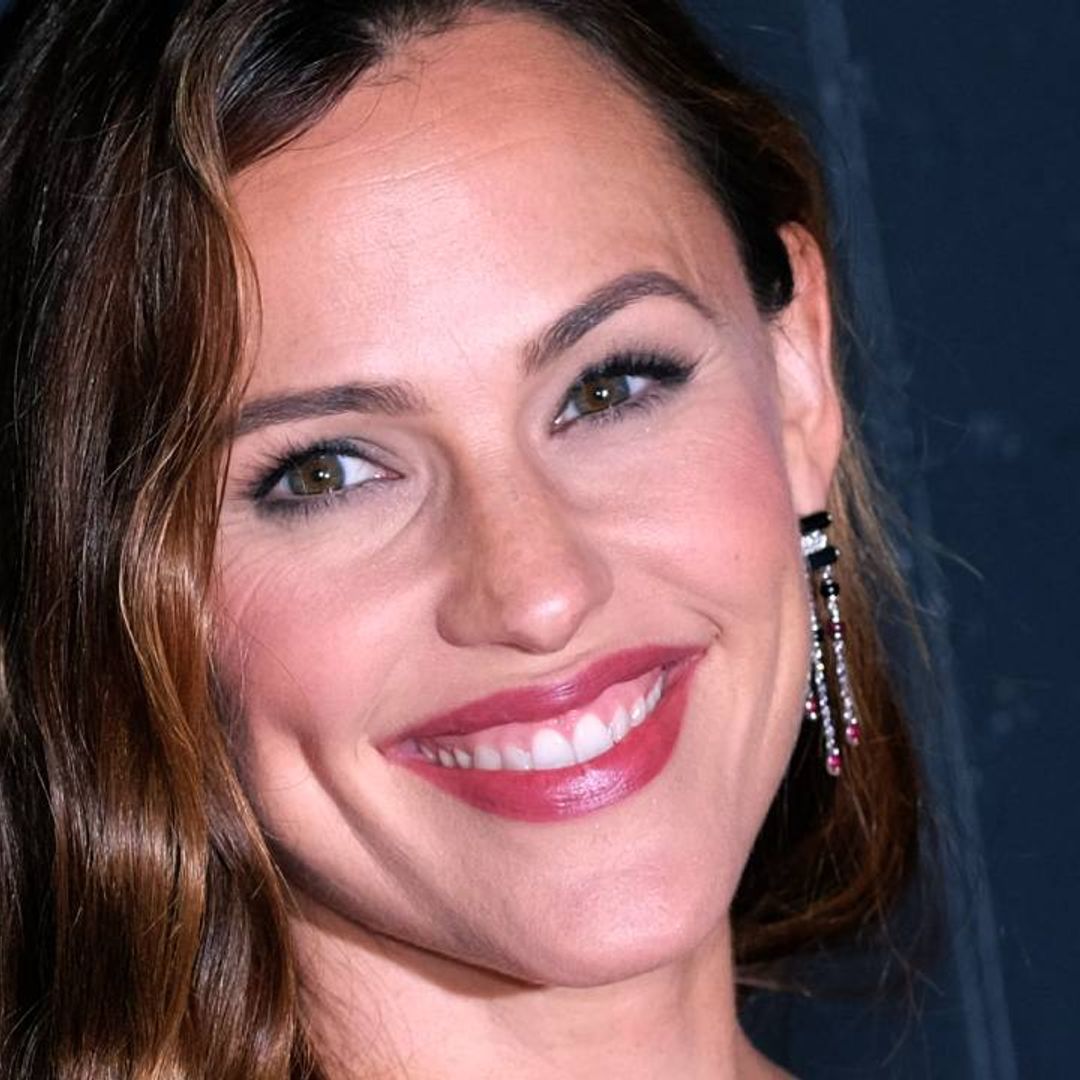 Jennifer Garner has super short hair and bangs in unearthed photo – and it's too cute