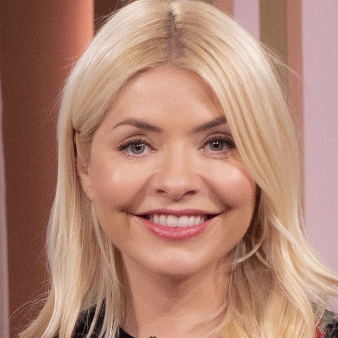 Holly Willoughby's new mini dress is perfect for Christmas Day dressing
