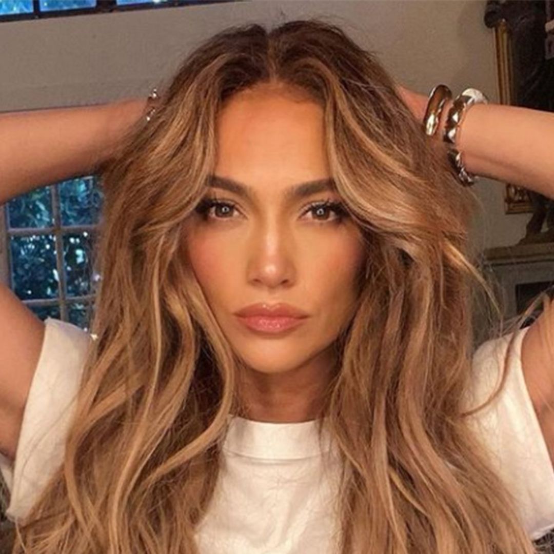 Jennifer Lopez stuns fans with new edgy short hair at AMAs