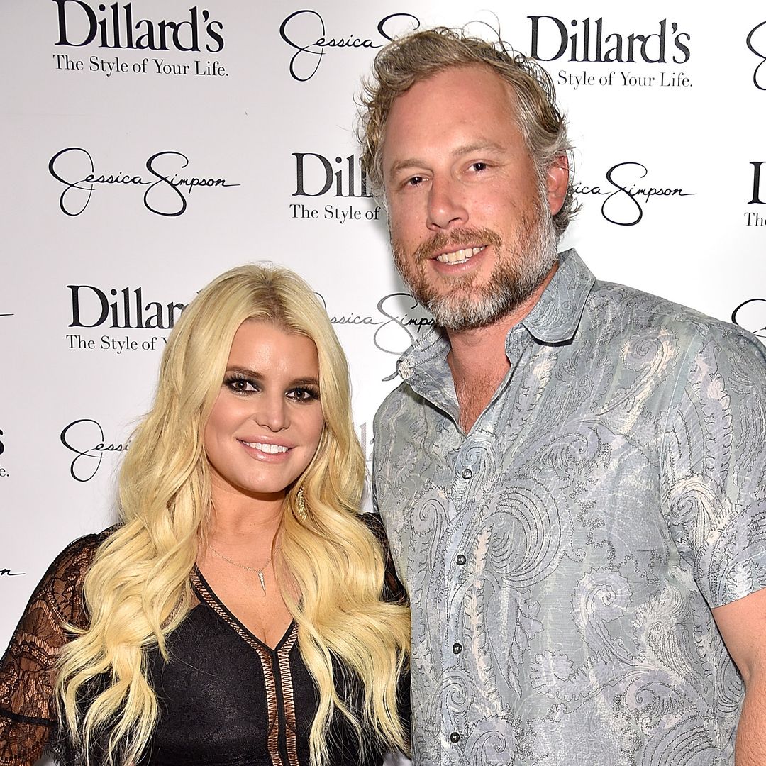 Jessica Simpson goes without her wedding ring in rare photos with ...