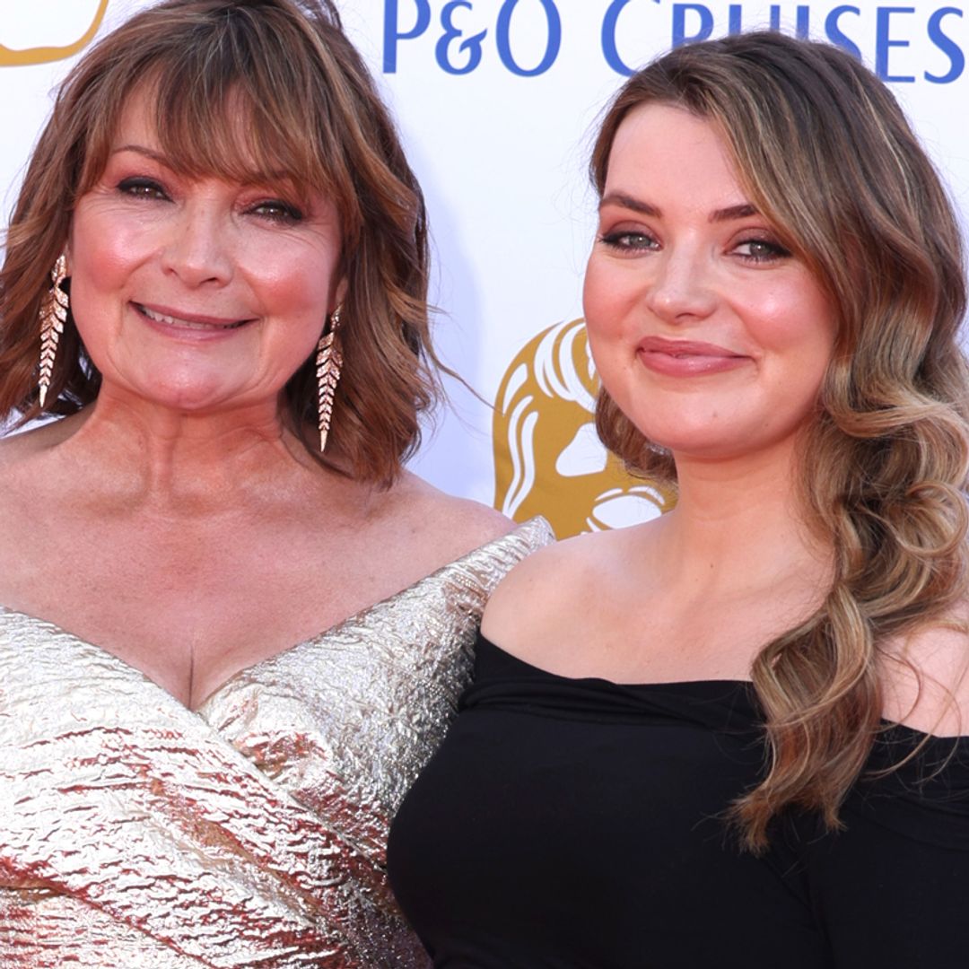 Lorraine Kelly and doppelganger daughter Rosie's twinning baby bump photos