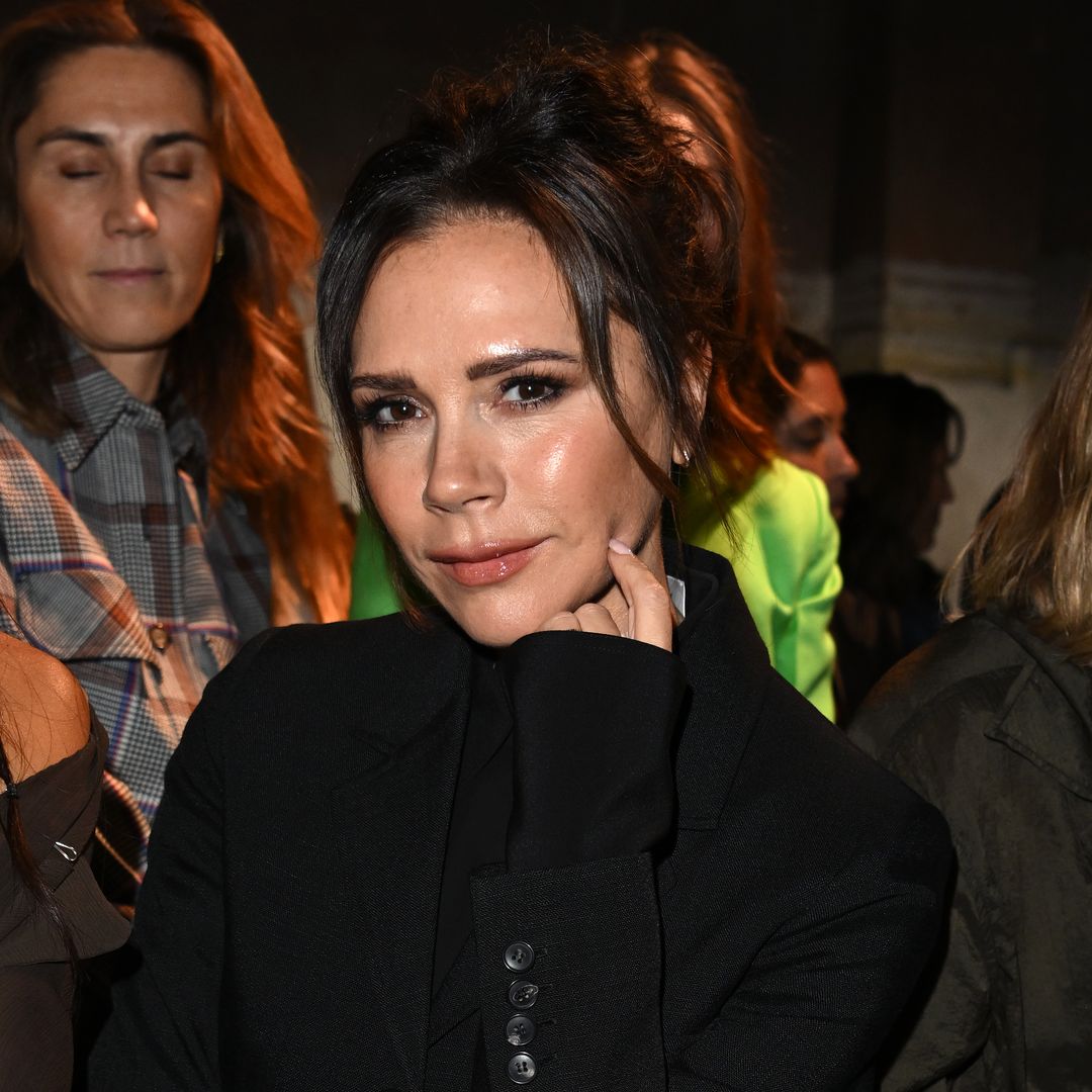 Victoria Beckham resembles a superhero with unexpected poolside look