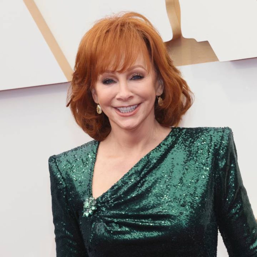 Reba McEntire makes fans reminisce with special beachside throwback