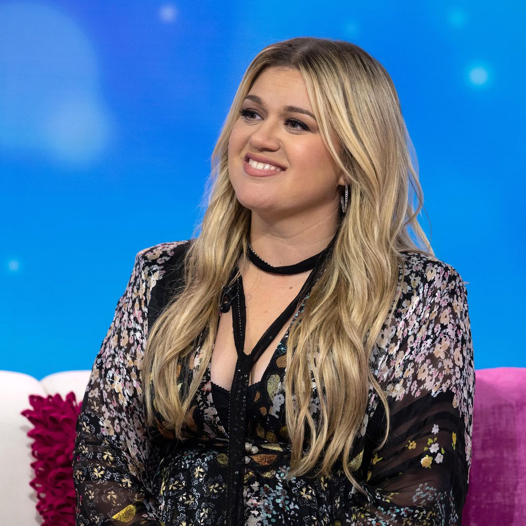 Kelly Clarkson shares very rare picture of 'cool and amazing' children 