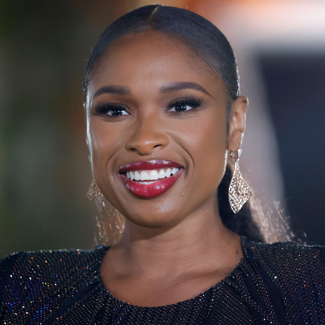 Jennifer Hudson stuns in figure-hugging dress as she returns to her roots 