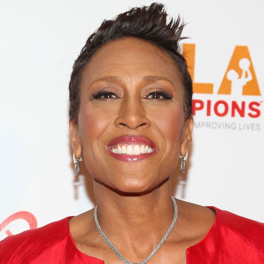 Robin Roberts kicks off new launch with rare family photograph