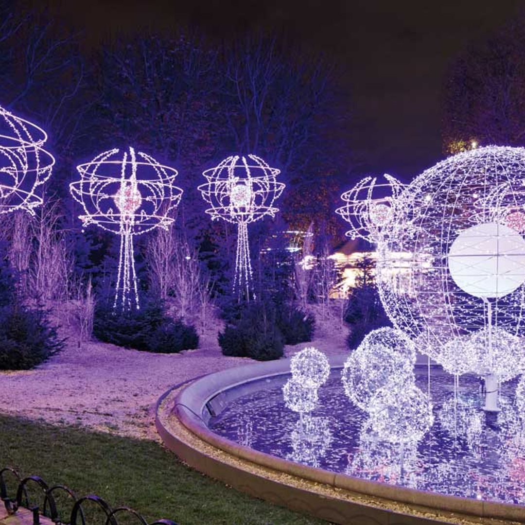 Paris: city of - Christmas - light