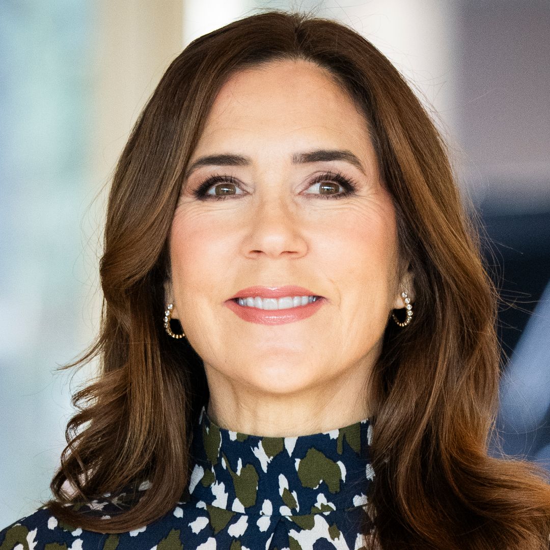 Queen Mary turns heads in 'polished' waist-cinching look