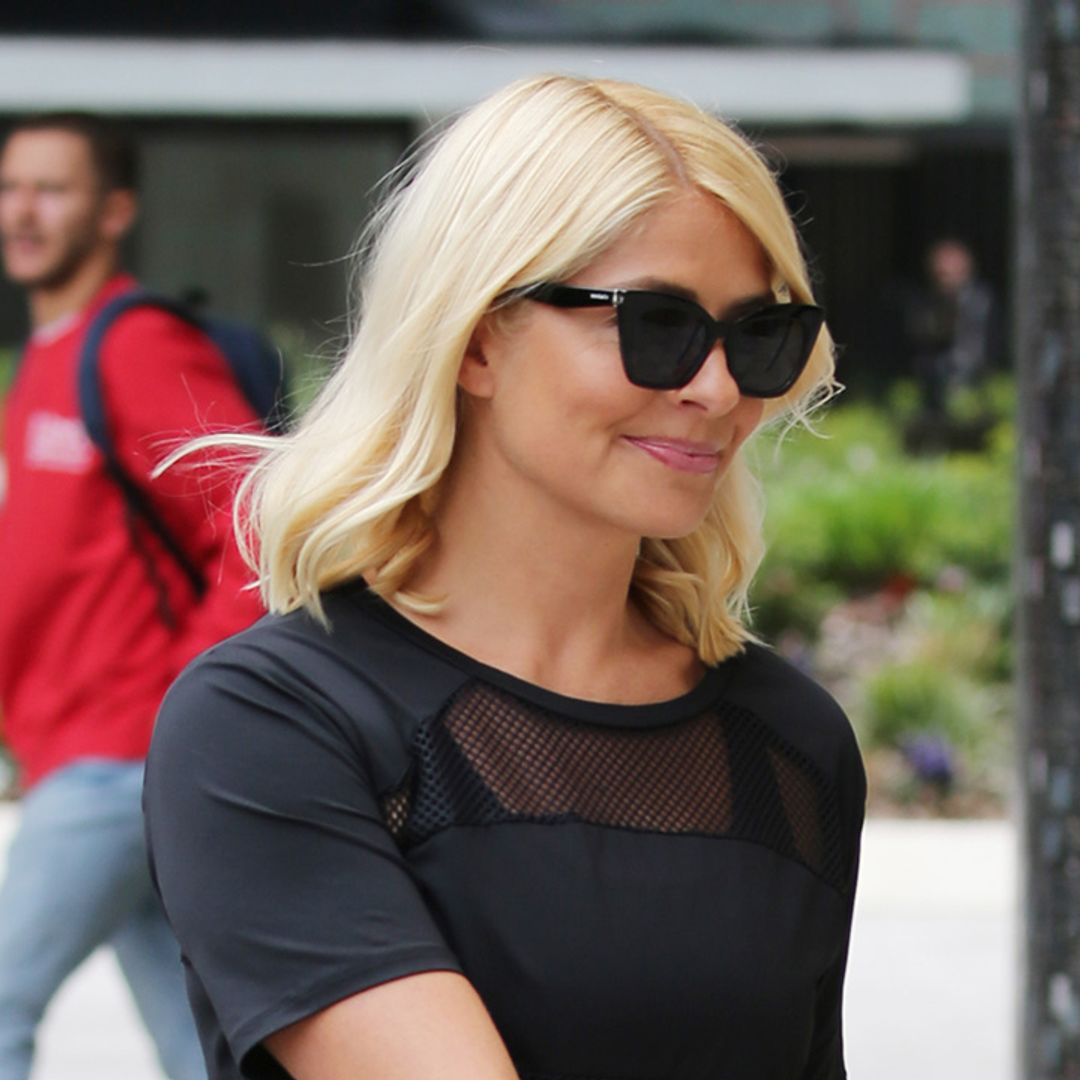 This Morning's Holly Willoughby looks incredible in skinny black gym leggings