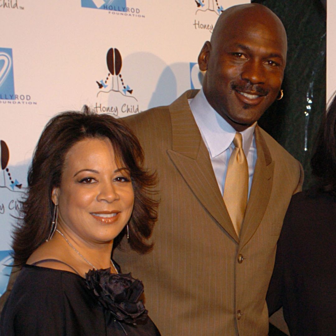 Michael Jordan with Juanita Jordan on a red carpet in 2004