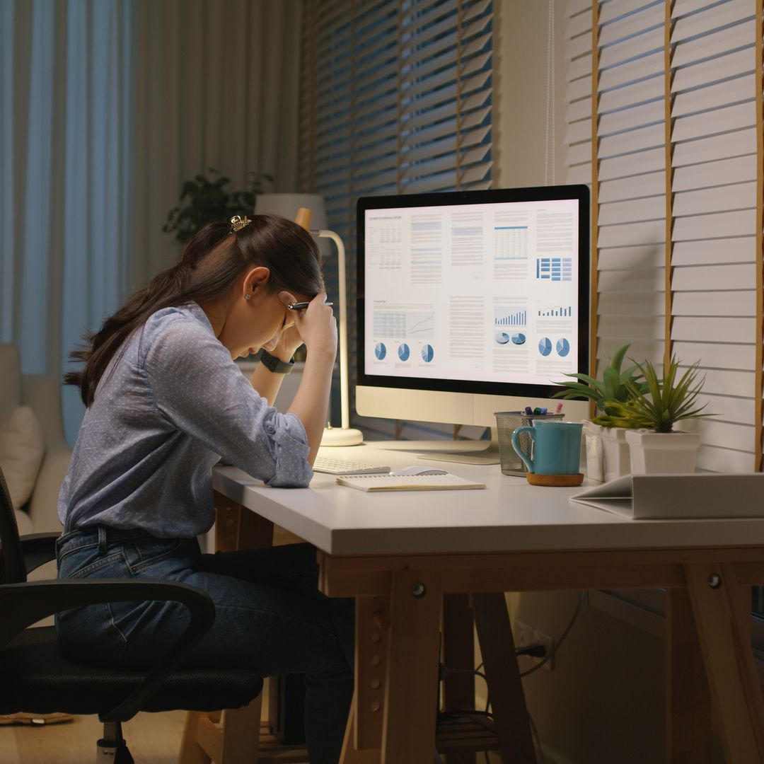 6 early signs of digital burnout and when to log off