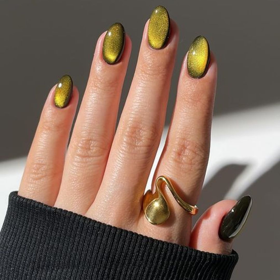 14 shimmering 'cat eye' manicures you won't be able to resist this party season