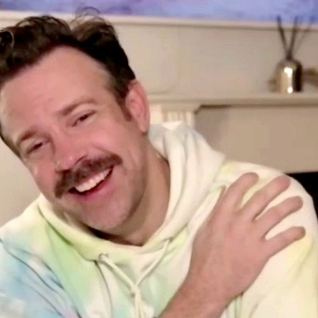 Jason Sudeikis explains sweet reason behind unusual Golden Globes outfit 