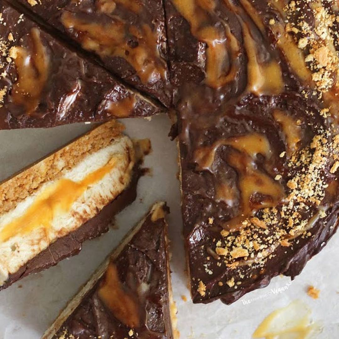 This no-bake Millionaire's cheesecake recipe is the most indulgent summer picnic dessert