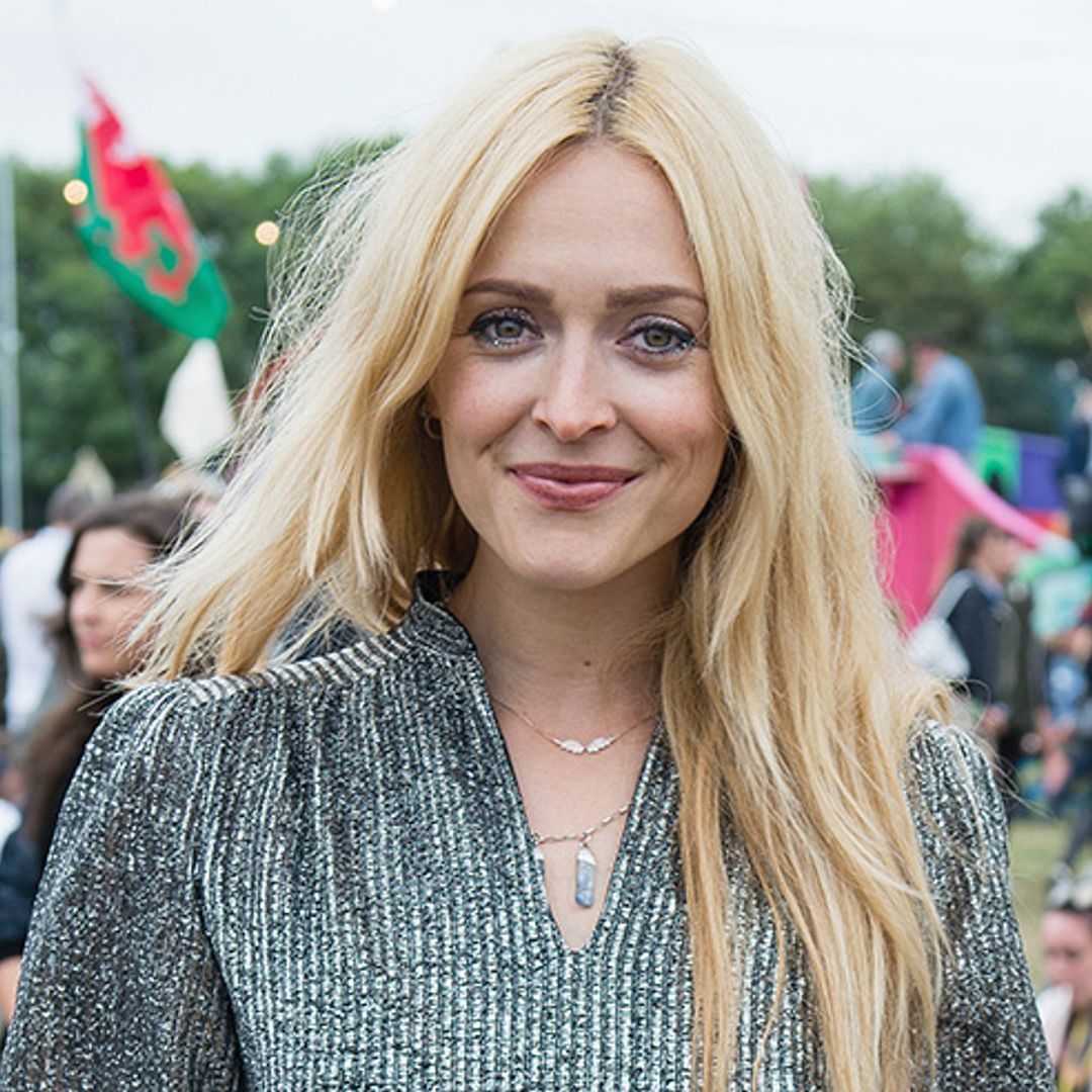 Fearne Cotton just wore the most incredible pair of rainbow Topshop jeans and we want them