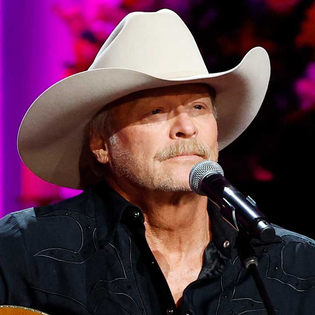 Why did Alan Jackson walk out of the 2016 CMA Awards?