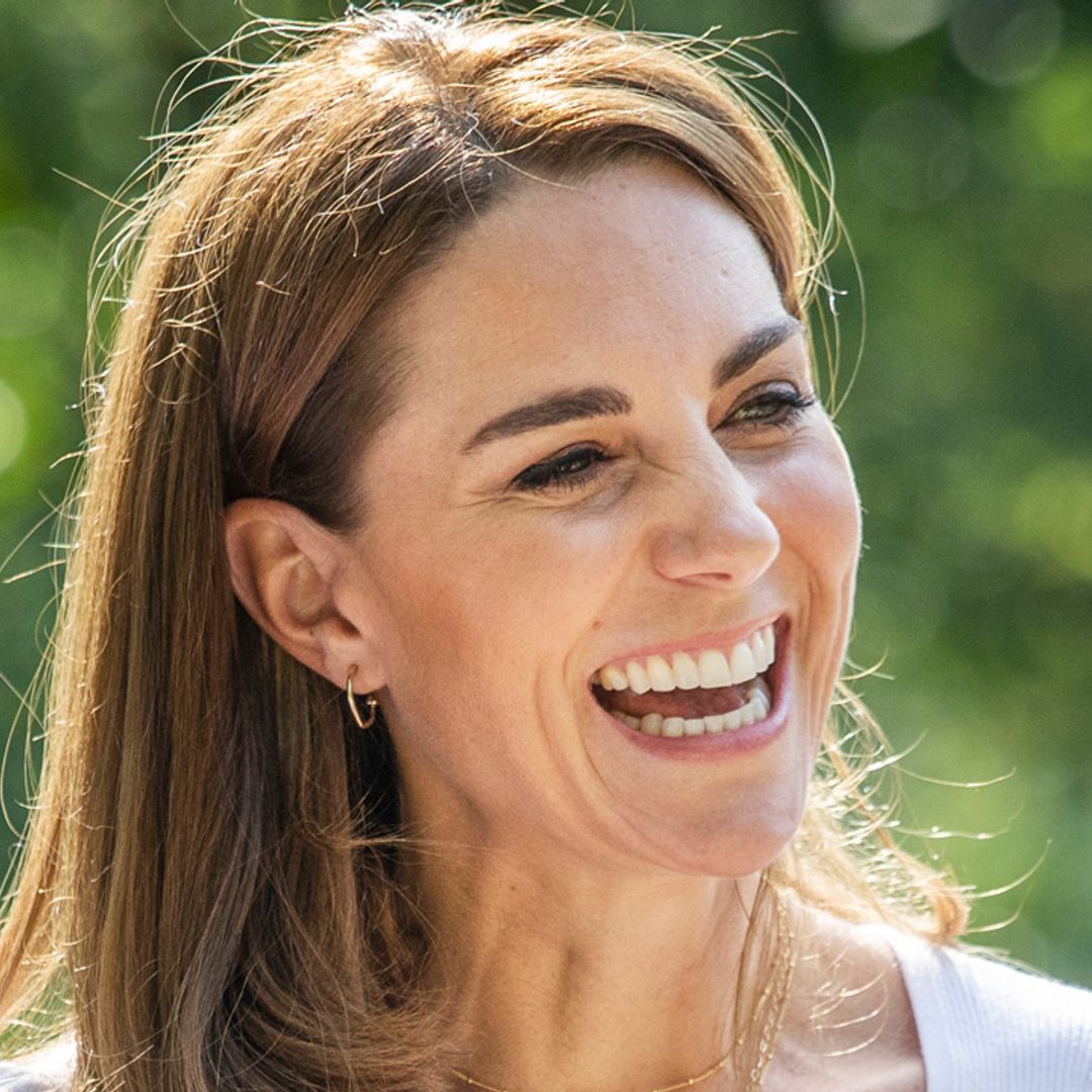 Princess Kate looks beautiful in skinny jeans in new Christmas card photo