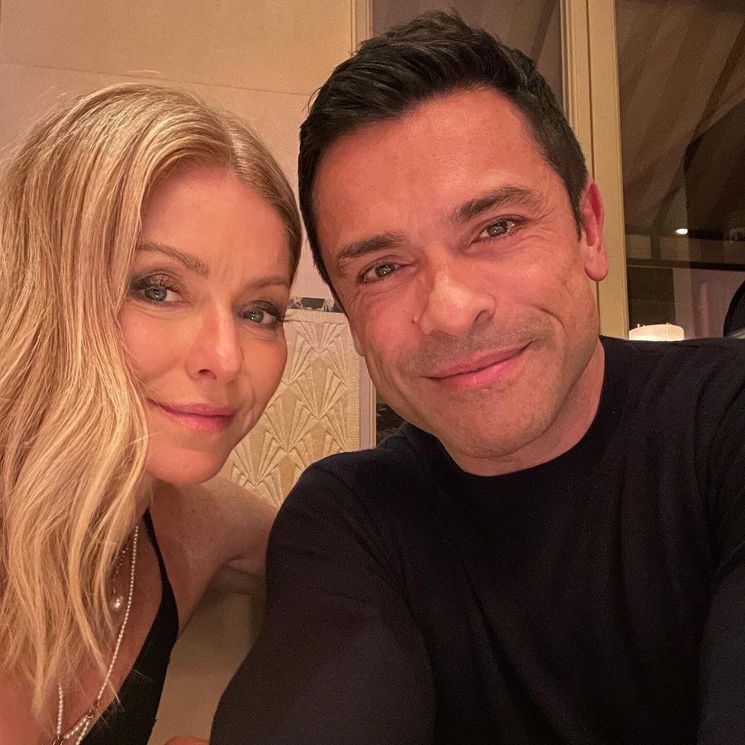 Kelly Ripa is glowing in sun-kissed swimsuit photo on the beach