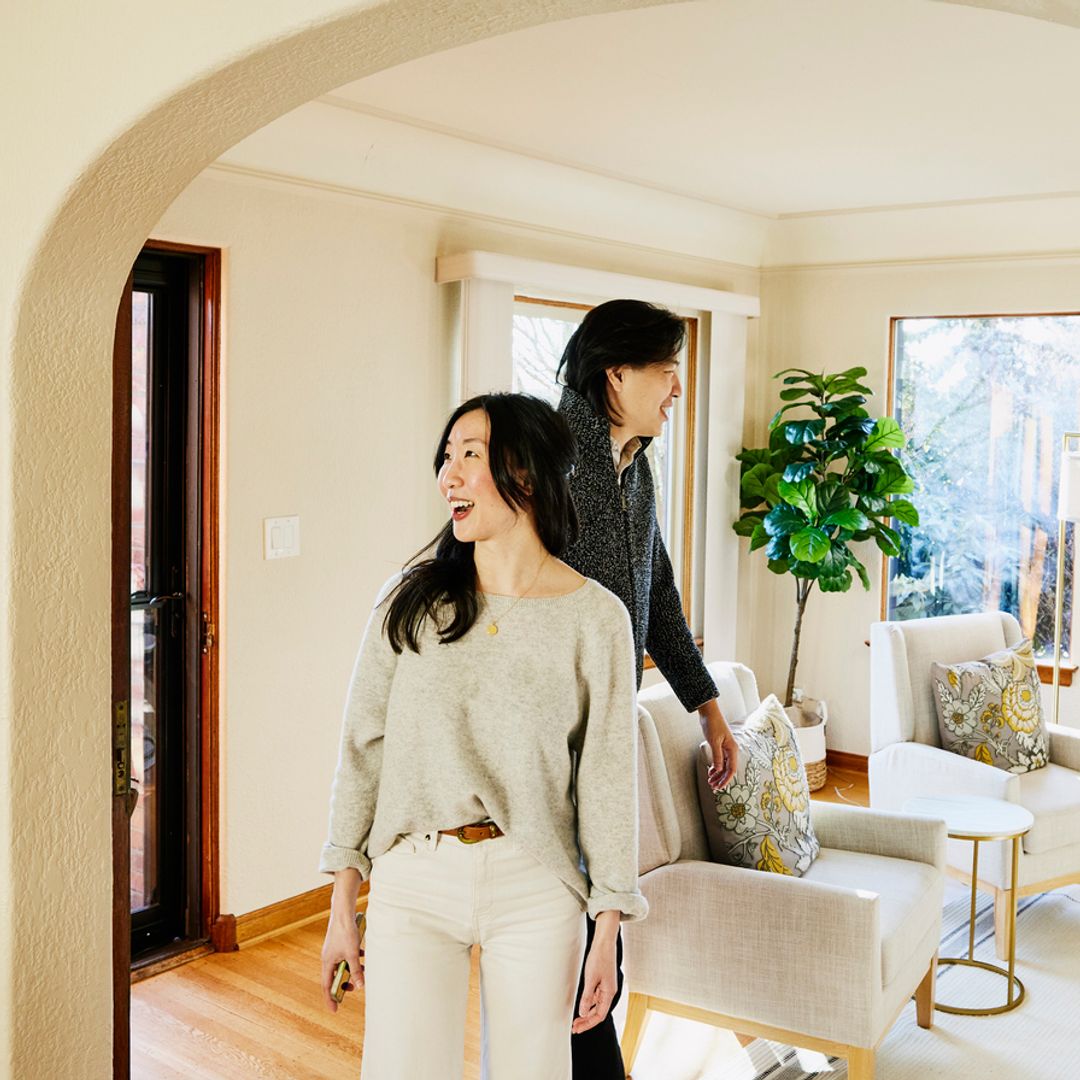 Property experts warn about 'worrying red flags' when buying a house