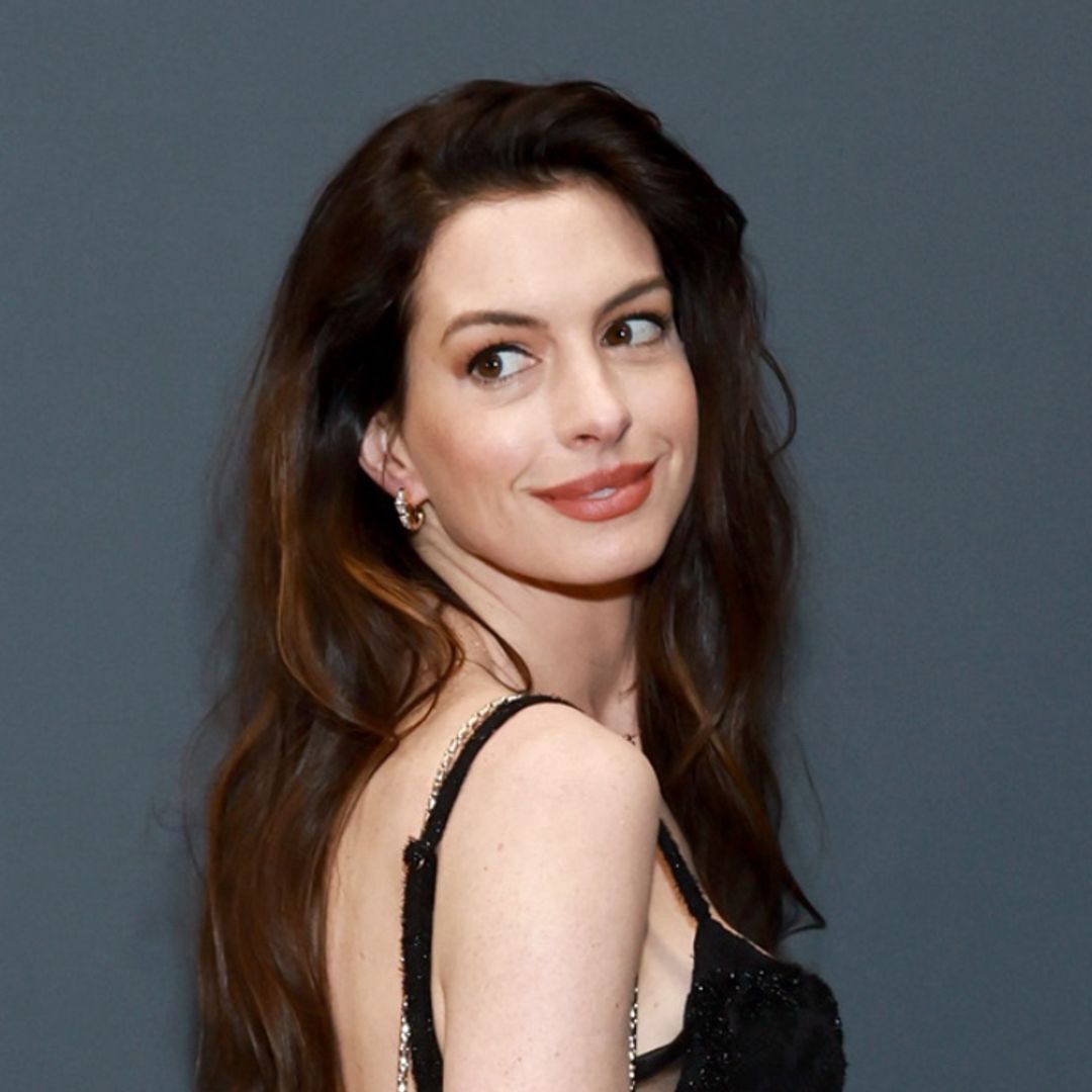Anne Hathaway shares bare-faced selfie ahead of Sundance appearance