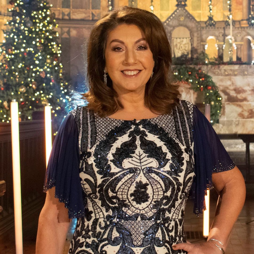 Loose Women's Jane McDonald looks so stylish as she wows in show-stealing outfit