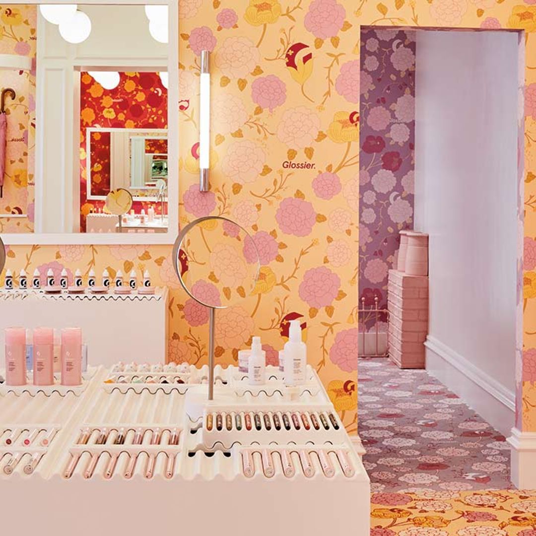 Inside London's first Glossier store! Expect pink, florals, and plenty of photos for Instagram