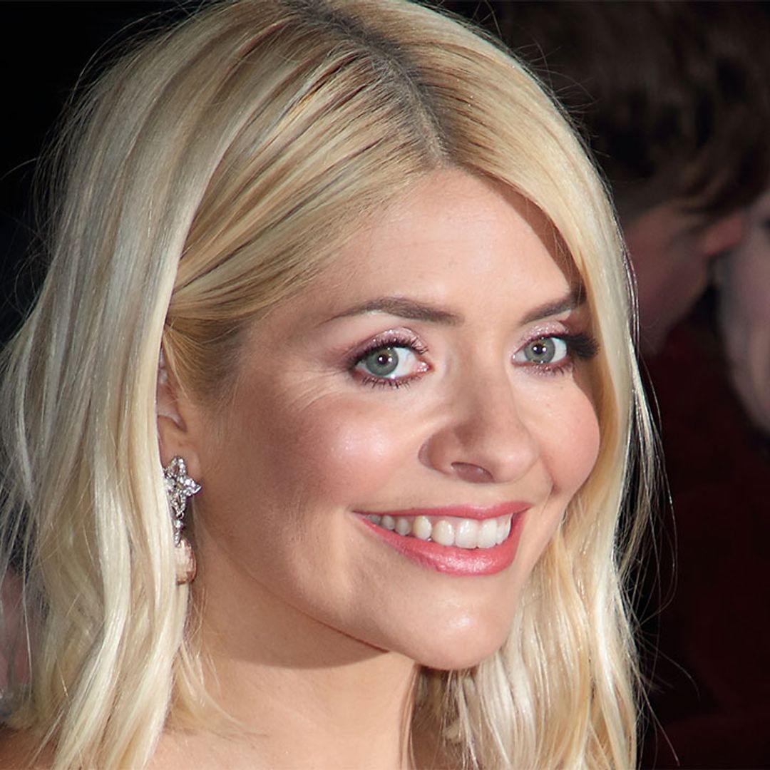 Holly Willoughby stuns fans in a fabulously floral dress on This Morning
