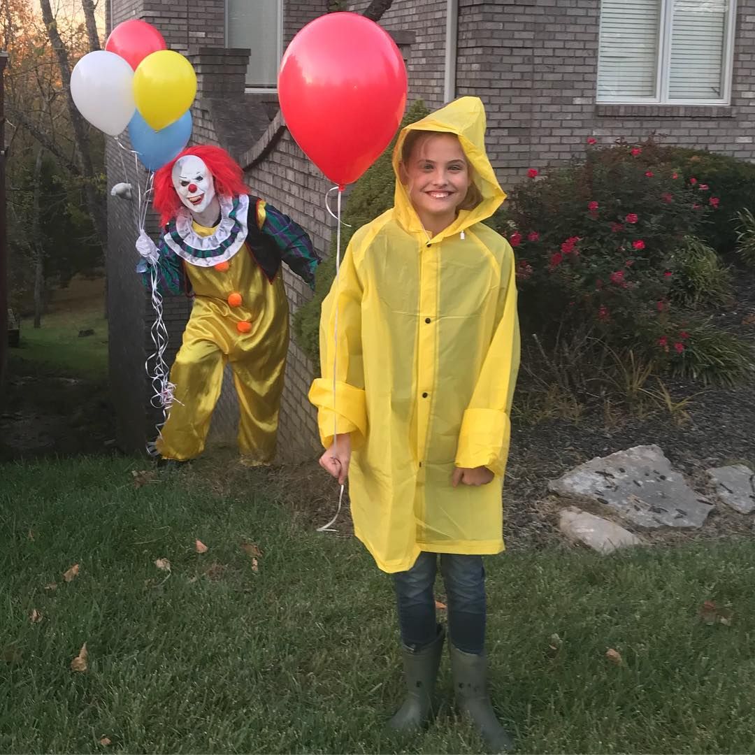 Larry and Dannielynn dressed as characters from IT