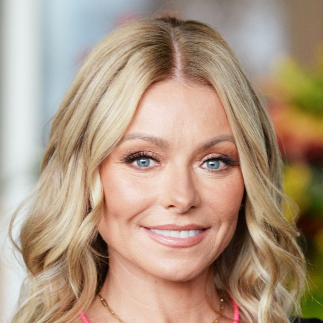 Kelly Ripa wows in skin-tight green wetsuit in honor of Philadelphia Eagles for Super Bowl