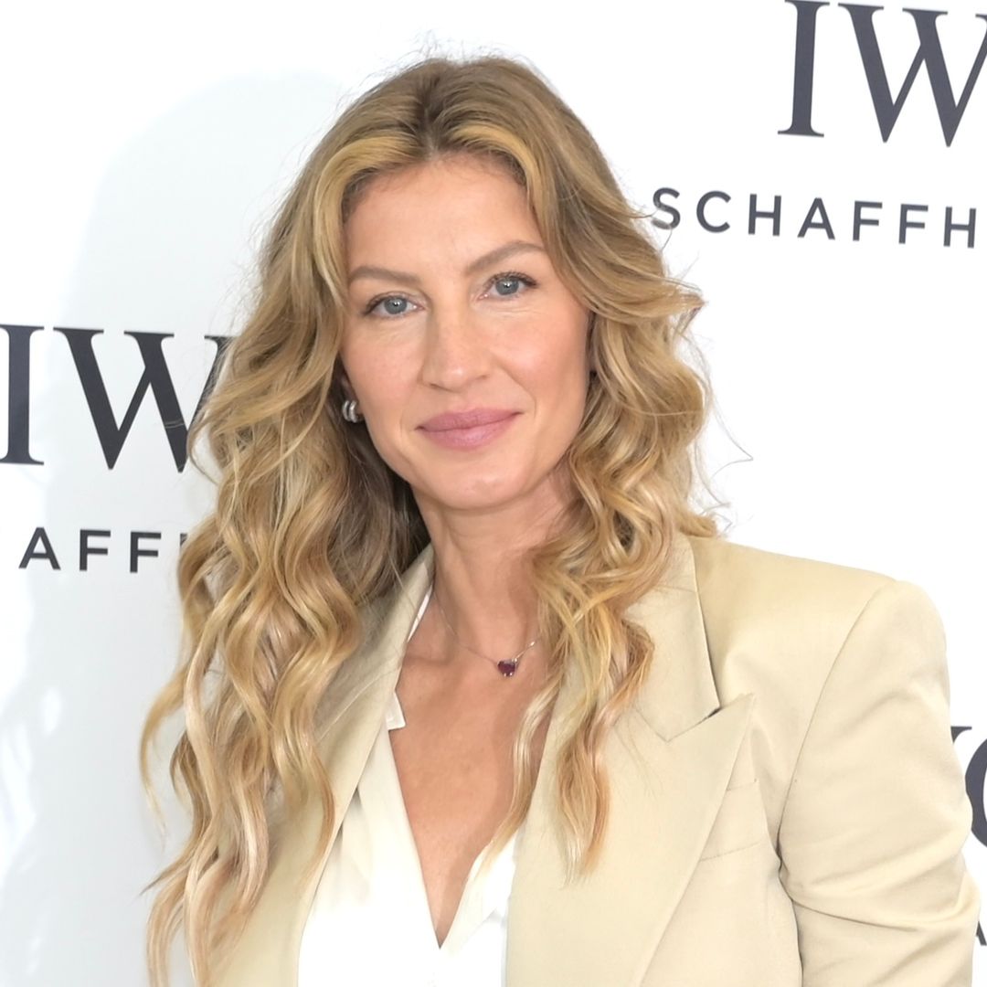 Gisele Bündchen and gorgeous twin sister stun with natural beauty in birthday photo