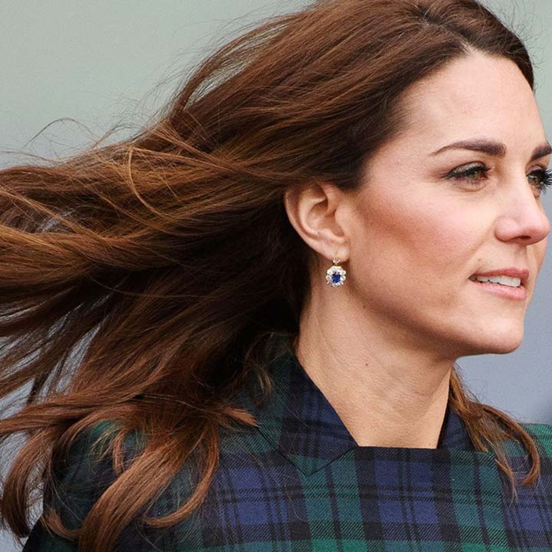 Kate Middleton had a last minute fashion emergency in Dundee! All the details