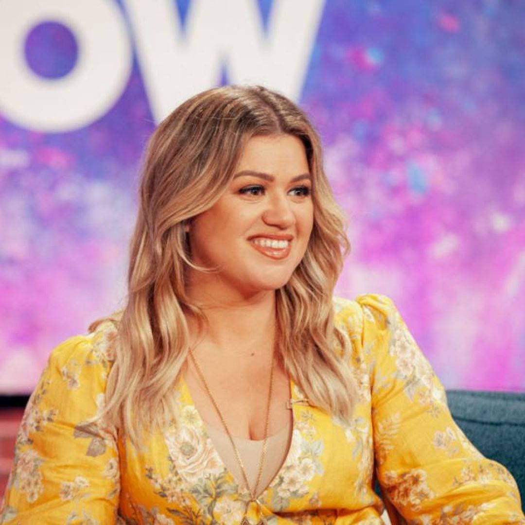 Kelly Clarkson gets fans talking with very rare photo of her children