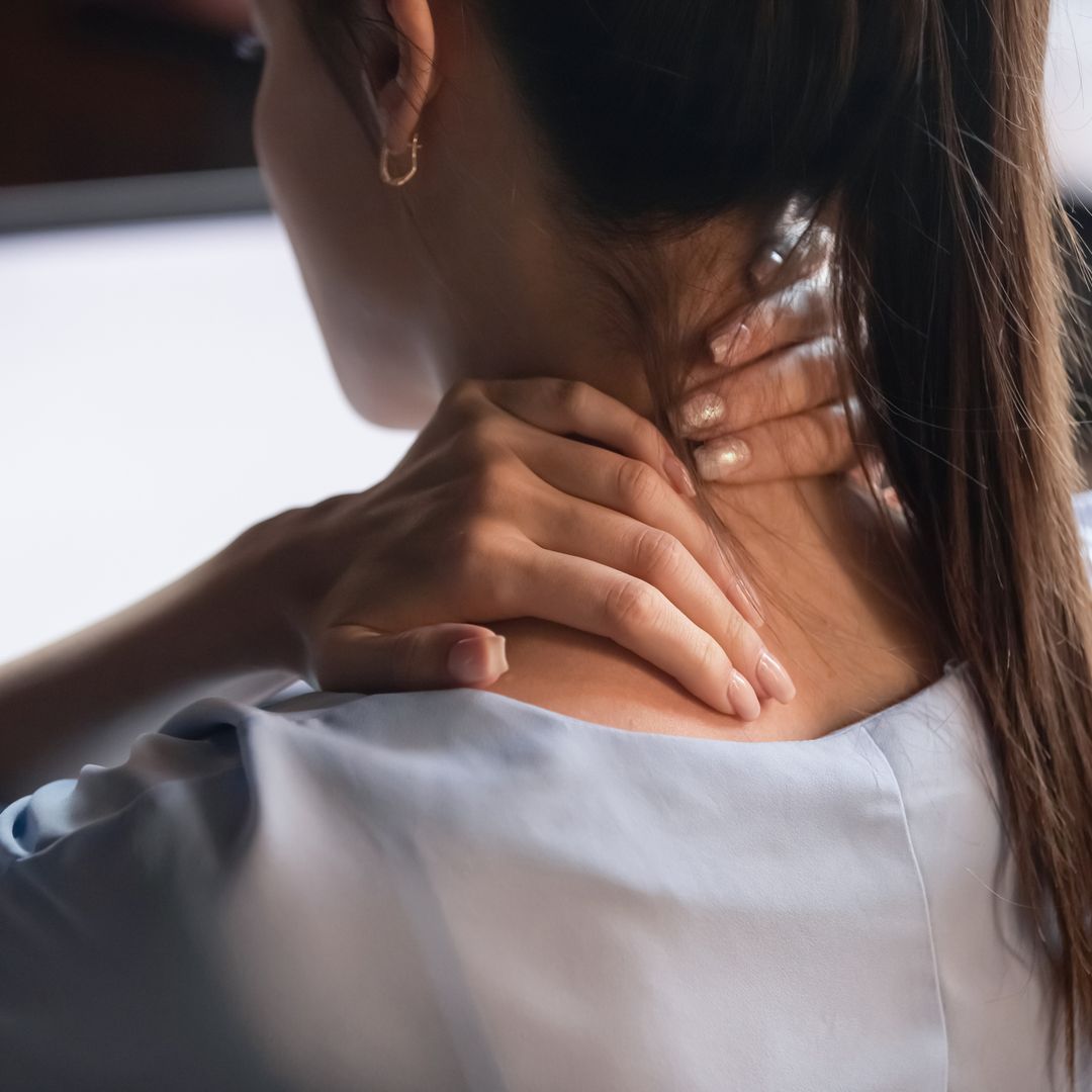 How to reverse tech neck at home - without a chiropractor