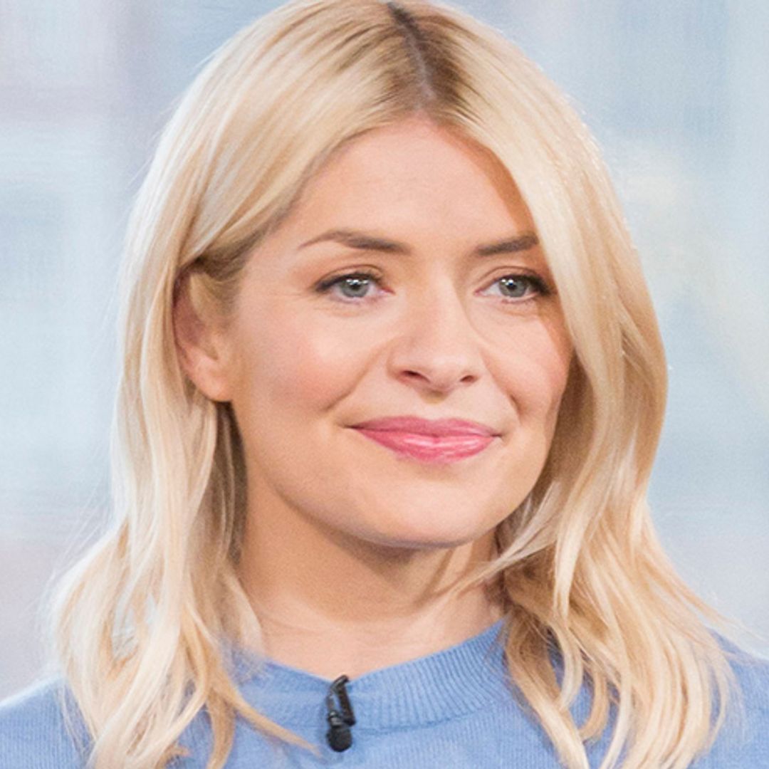 Fans go wild for Holly Willoughby's heart printed high heel shoes